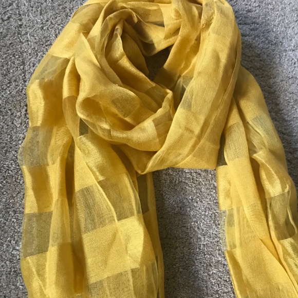🍁5/10$!! Yellow Scarf With Silk - Picture 2 of 5